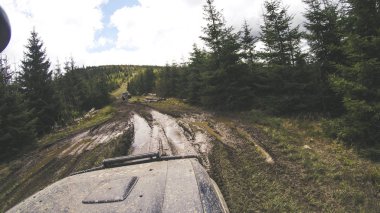 Dağlarda araba ile seyahat. Ukraynalı seferi 