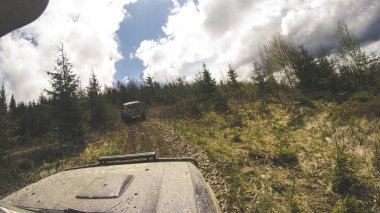 Dağlarda araba ile seyahat. Ukraynalı seferi 