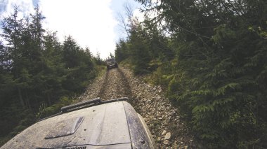 Dağlarda araba ile seyahat. Ukraynalı seferi 