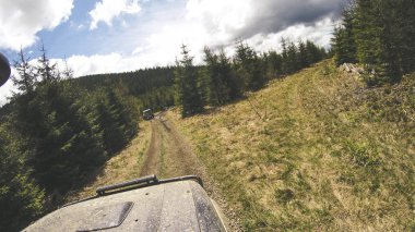 Dağlarda araba ile seyahat. Ukraynalı seferi 