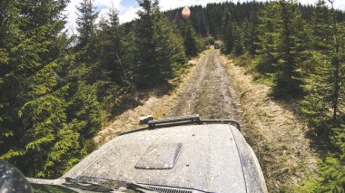 Dağlarda araba ile seyahat. Ukraynalı seferi 