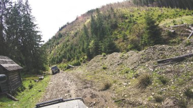 Dağlarda araba ile seyahat. Ukraynalı seferi 