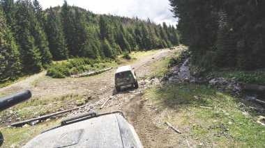 Dağlarda araba ile seyahat. Ukraynalı seferi 