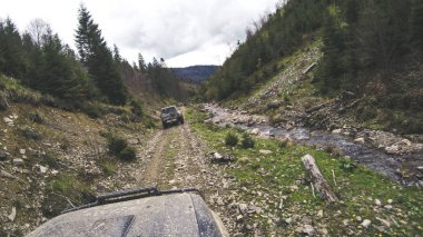 Dağlarda araba ile seyahat. Ukraynalı seferi 