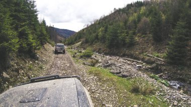 Dağlarda araba ile seyahat. Ukraynalı seferi 