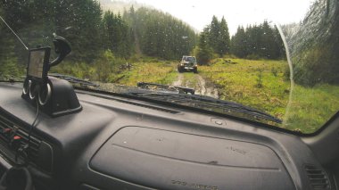 Dağlarda araba ile seyahat. Ukraynalı seferi 