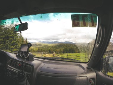 Dağlarda araba ile seyahat. Ukraynalı seferi 