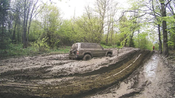 Podróżowanie Samochodem Górach Ukraiński Wyprawy Karpackiej Granicy Kwietnia 2018 Offroad — Zdjęcie stockowe