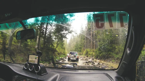 Voyager Voiture Dans Les Montagnes Expédition Ukrainienne Frontière Des Carpates — Photo