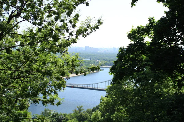 Vista Rio Dnipro Partir Parque Kiev Ucrânia Ponte Itinerante Para — Fotografia de Stock