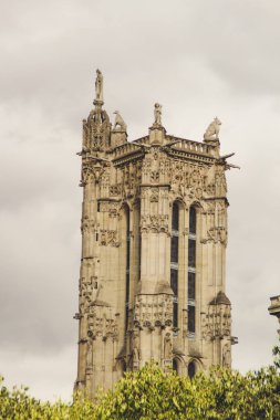 Eski Paris mimari. Evleri ve kiliseleri. Kentin güzelliği heykeller. Aşkın şehri. İlgi yerlere geziler.