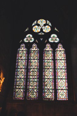 Eski Paris mimari. Evleri ve kiliseleri. Kentin güzelliği heykeller. Aşkın şehri. İlgi yerlere geziler. Notre dame de Paris.