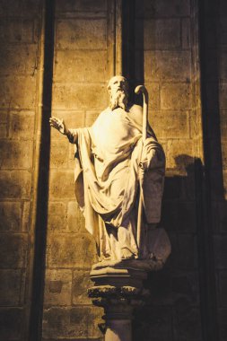 Eski Paris mimari. Evleri ve kiliseleri. Kentin güzelliği heykeller. Aşkın şehri. İlgi yerlere geziler. Notre dame de Paris.