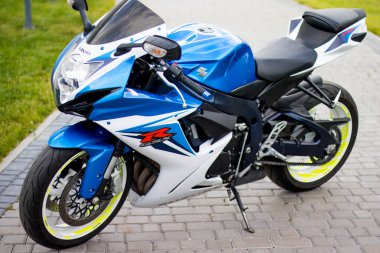 Photosessions bir motosiklet suzuki gsxr 2011. Bir beyaz ile mavi
