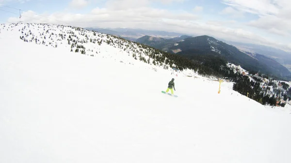 Uma Menina Monta Snowboard Nas Montanhas Muita Neve Cárpatos Casaco — Fotografia de Stock