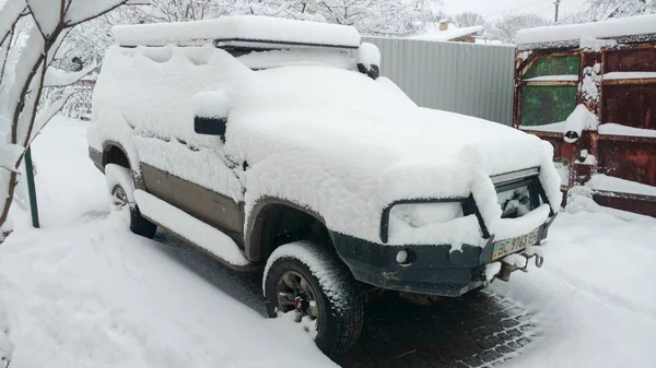 Calle Nevada Los Coches Están Cubiertos Nieve Las Peleas Están — Foto de Stock