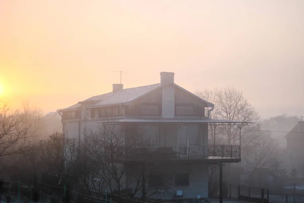 Casa Amanecer Amanecer Heladas Hierba Casa Campo Primavera Temprana — Foto de Stock