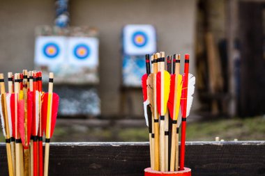 Yay için ok. Tatar yayı çekim. Eski gelenekleri savaş. Atıcılık okçuluk.