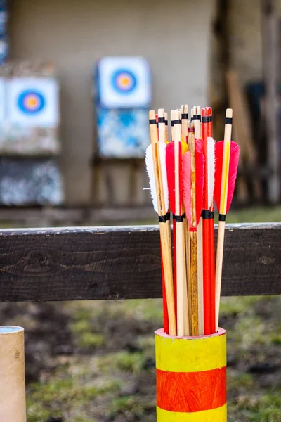 Yay için ok. Tatar yayı çekim. Eski gelenekleri savaş. Atıcılık okçuluk.