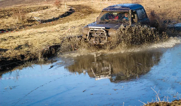 Ukrán Offroad Verseny Város Kamyanets Podilsky Mocsár Sár Autókban Termelnek — Stock Fotó