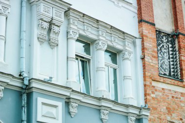 Eski mimari. Kiliseler ve müzeler. Vilnius Litvanya