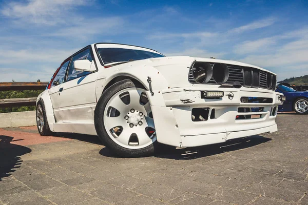 Drift Carro Branco Pára Choques Dianteiro Carros Desportivos Afinar Borracha — Fotografia de Stock