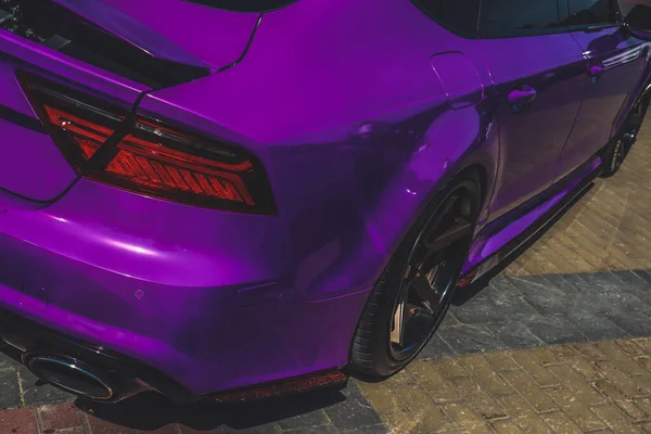 Cultura Tensão Carro Roxo Esportivo Afinar Borracha Rodas Elegantes Não — Fotografia de Stock