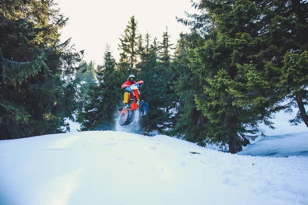 Snowbike Cavalier Dans Vallée Montagne Dans Belle Poudre Neige Snowdirt — Photo