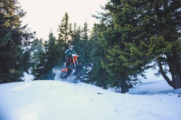 Snowbike Rider Mountain Valley Beautiful Snow Powder Snowdirt Bike Splashes — Stock Photo, Image