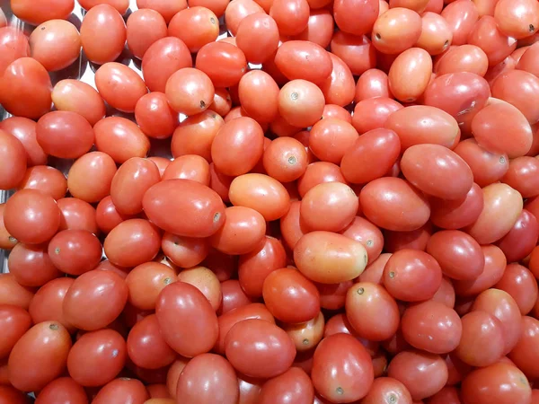 Nahaufnahme Einer Gruppe Gestapelter Tomaten — Stockfoto