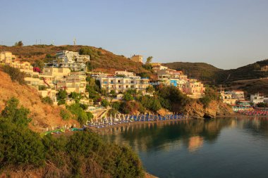 Panorama Bali, güneşli bir sabah erken Crete, Yunanistan