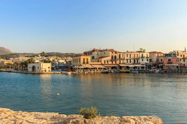 O porto veneziano velho em Rethymno, ilha de Creta, Grécia — Fotografia de Stock