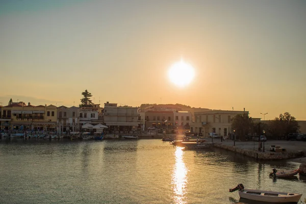 De oude Venetiaanse haven van Rethymnon, Kreta, Griekenland — Stockfoto