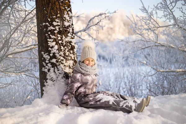 Healthy breath. Cold weather portrait — Stock Photo, Image
