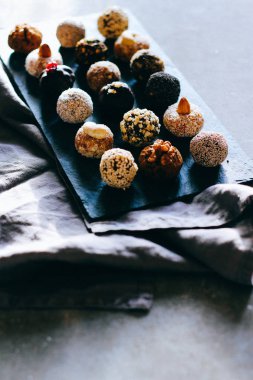 Tarih, Antep fıstığı, fıstık ve kızılcık bir fındık kabuğu olarak doğal yararlı ham tatlılar