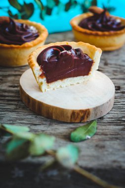 badem ile çikolatalı kek