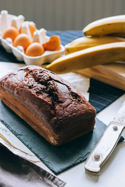 Pan Plátano Con Chocolate Desayuno Por Mañana Con Café Pastel — Foto de Stock