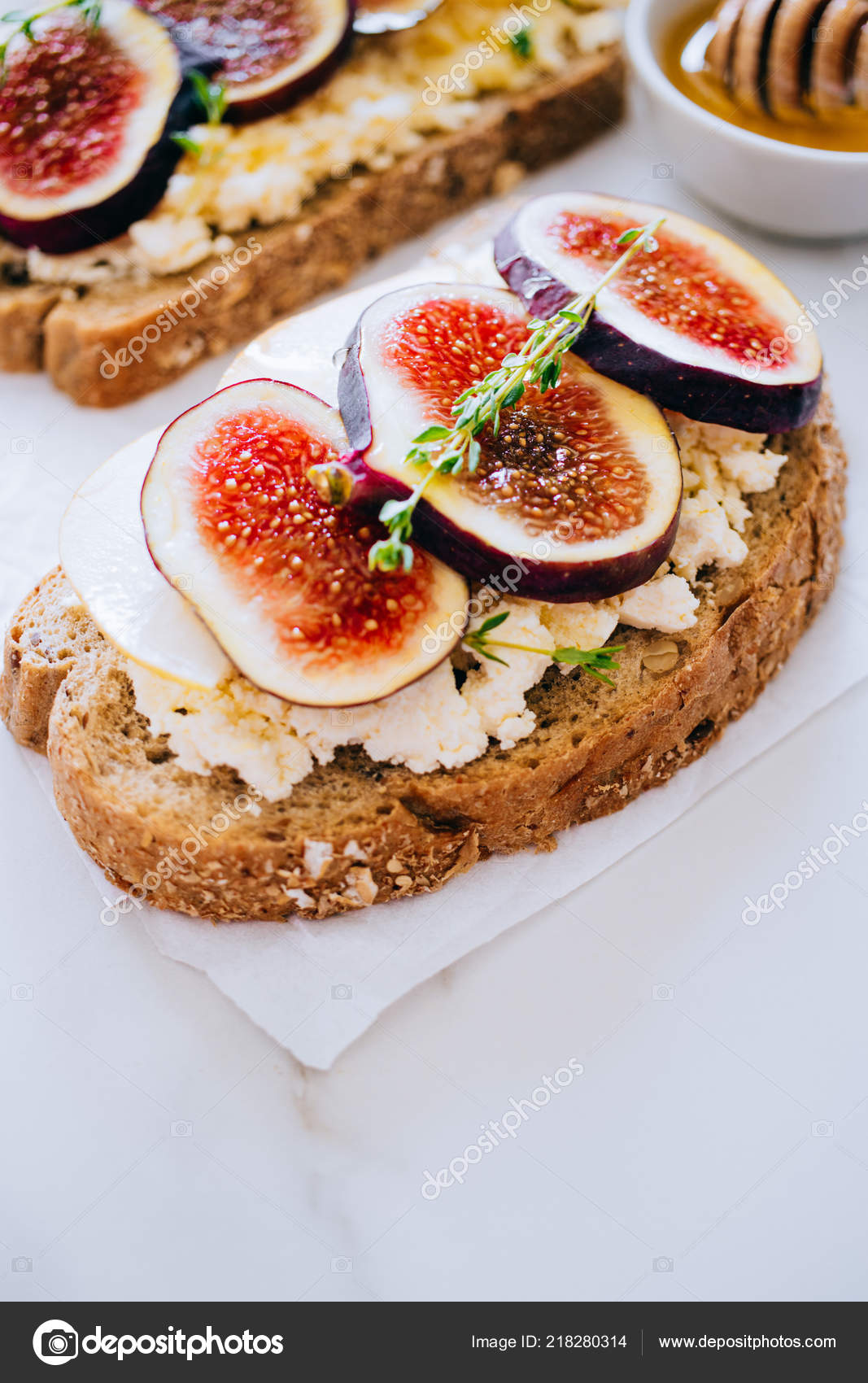Bruschetta Figs Goat Cheese Stock Photo by ©MalinkaGalina 218280314