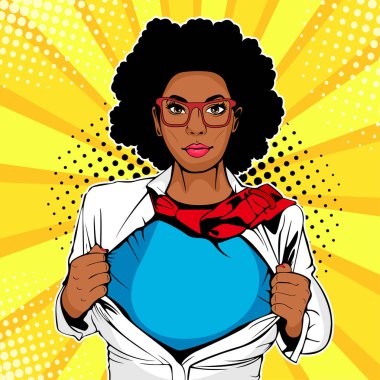 Pop art kadın afro Amerikan süper kahraman. Beyaz ceket giymiş genç seksi kadın süper kahraman gösterir t-shirt. Vektör çizim retro pop sanat komik tarzı.
