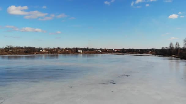 Vista Lago Dall Alto Ucraina Con Ghiaccio Esso Bellissimo Cielo — Video Stock