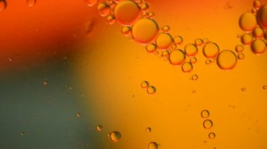 soyut su kabarcıkları ile.