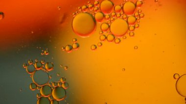 soyut su kabarcıkları ile.