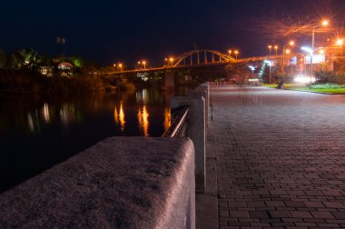 gece şehir. gece fener Parlatıcı