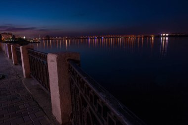 gece şehir. gece fener Parlatıcı