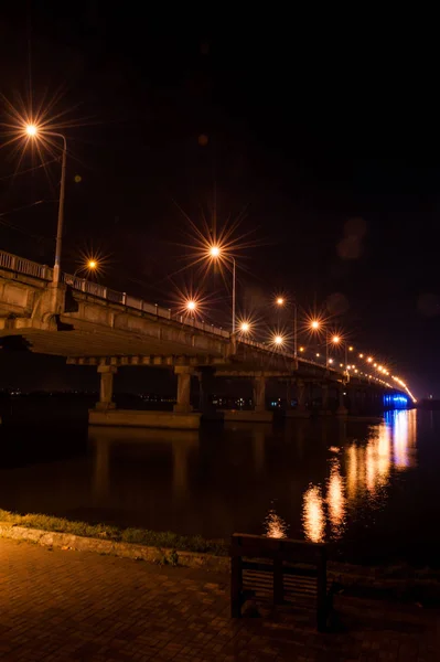 Ciudad Nocturna Linternas Brillan Por Noche —  Fotos de Stock