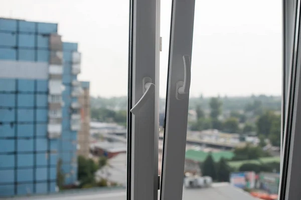 kolları pencereyi kapatın. Yeni pencere