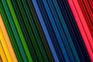 renkli kalemler yakın. çizim için kalemler. renkli kalemler