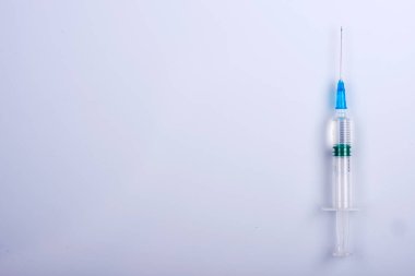 şırınga yakın. enjeksiyon şişesi