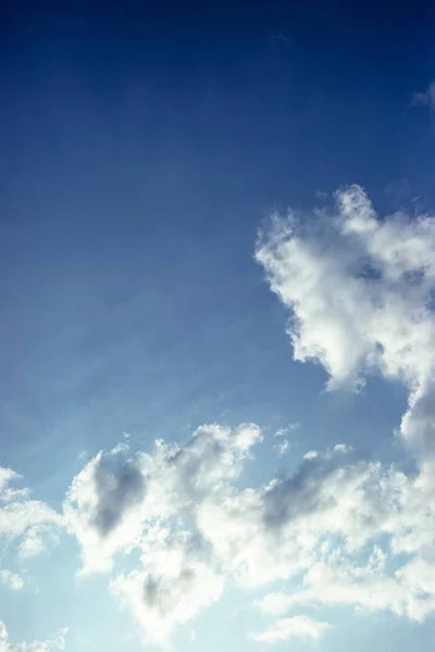 Cielo Blu Con Sfondo Nuvole Bianche — Foto Stock