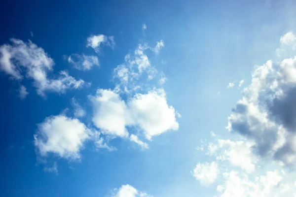 Cielo Blu Con Sfondo Nuvole Bianche — Foto Stock